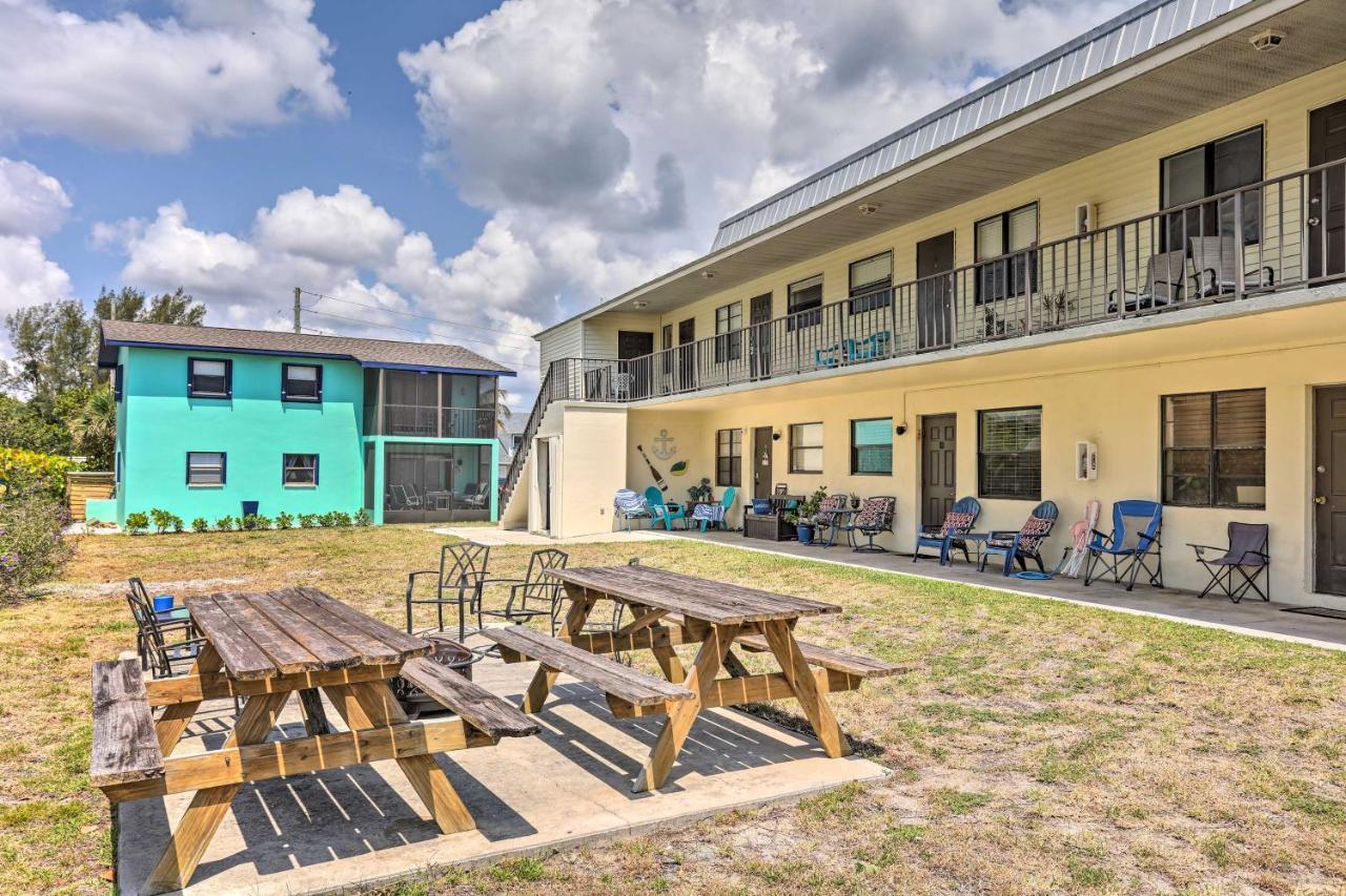 Idyllic Pierce Retreat - Walk To Beach! Apartment