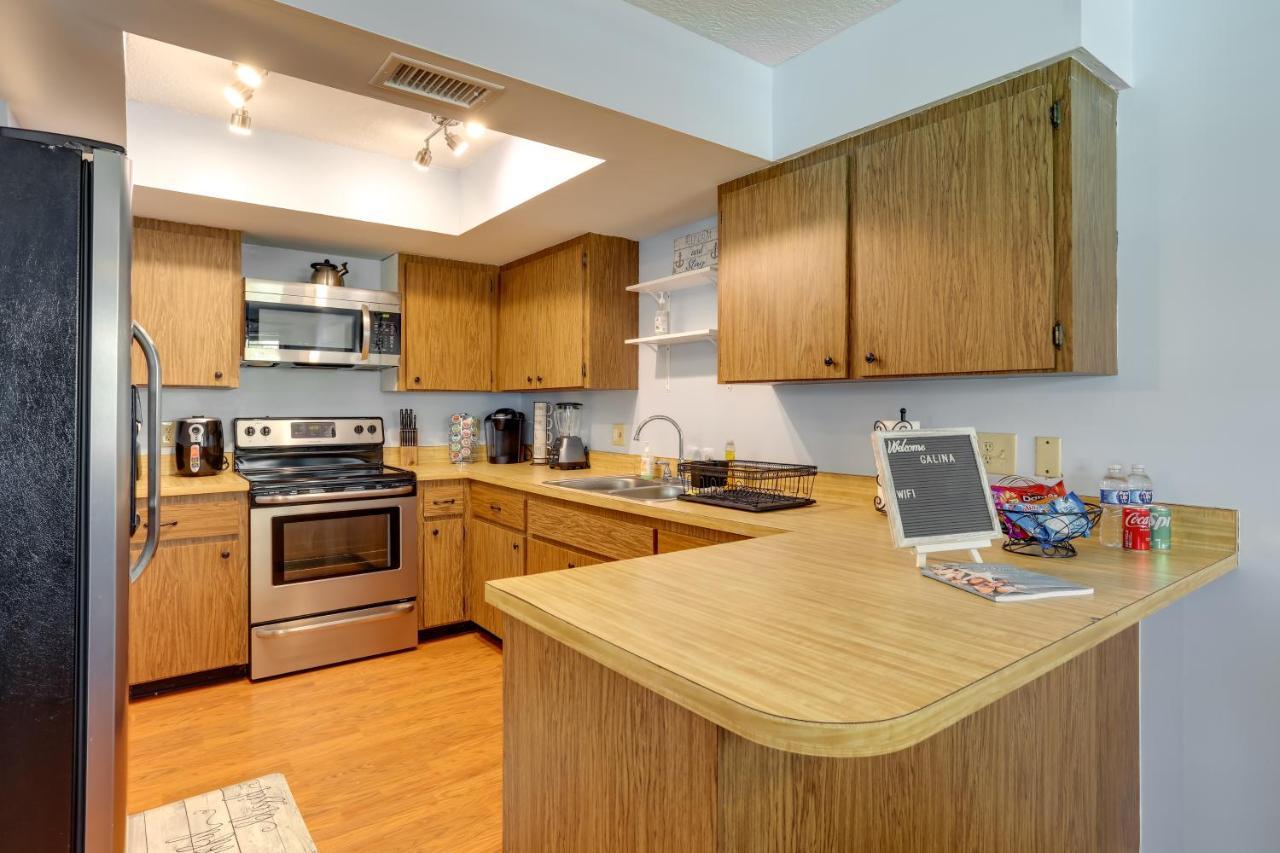 Apartment Idyllic Pierce Retreat - Walk To Beach!